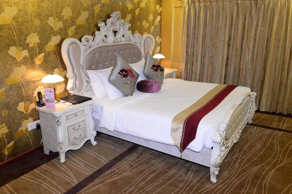Royal Taunggyi Hotel Exterior photo