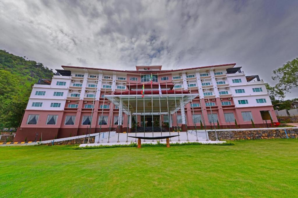 Royal Taunggyi Hotel Exterior photo