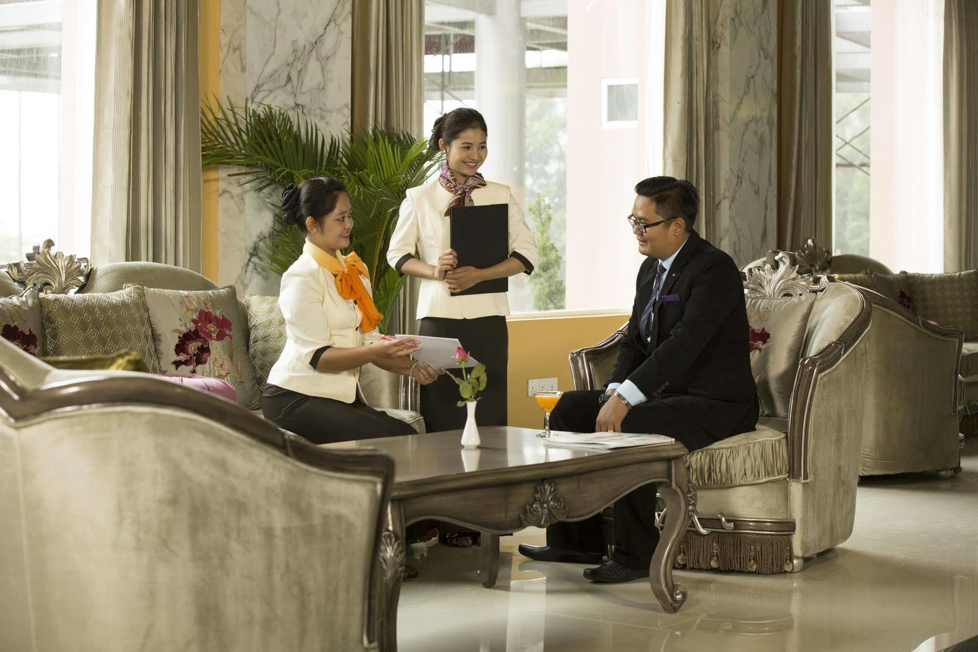 Royal Taunggyi Hotel Exterior photo