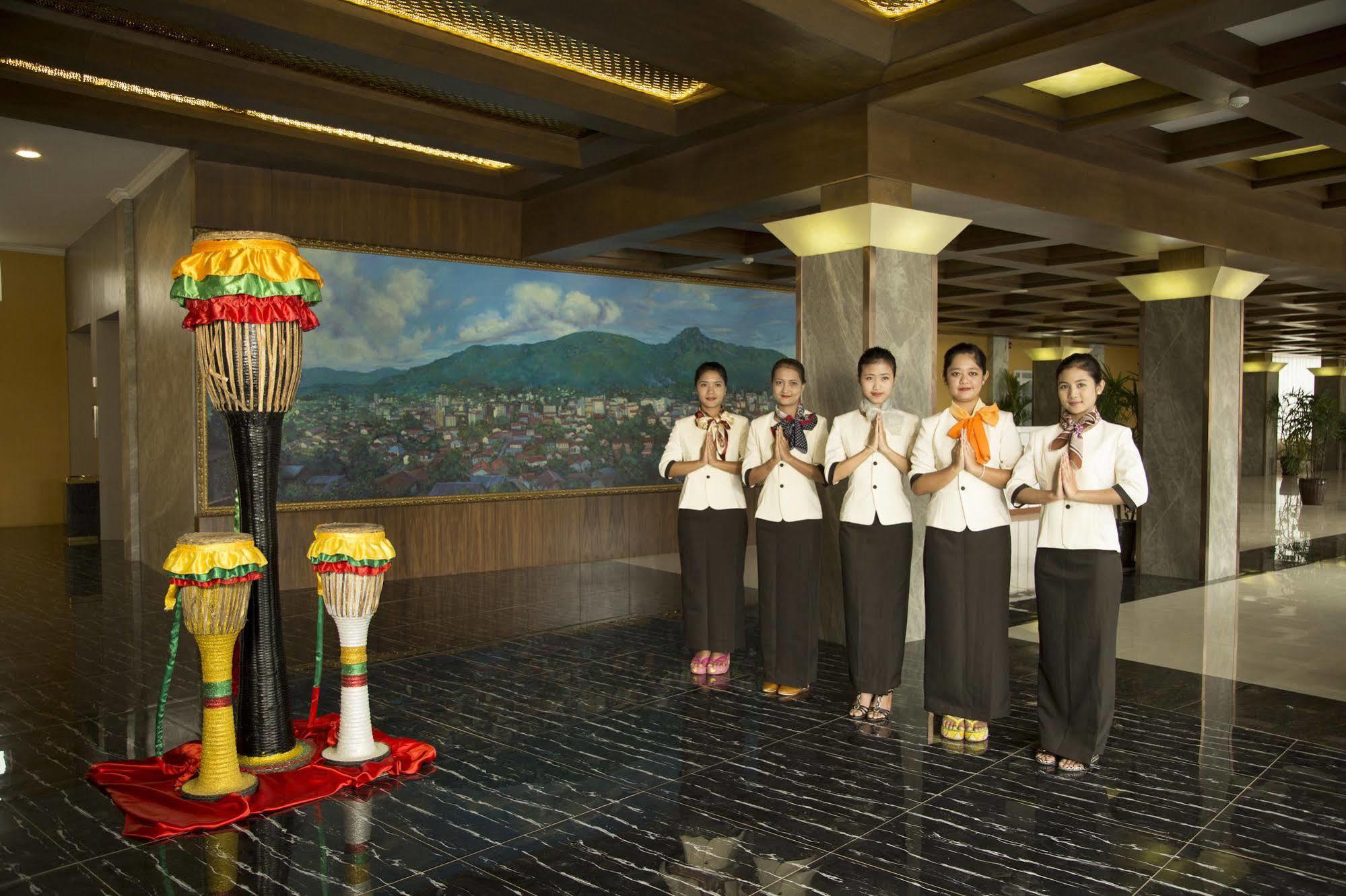 Royal Taunggyi Hotel Exterior photo